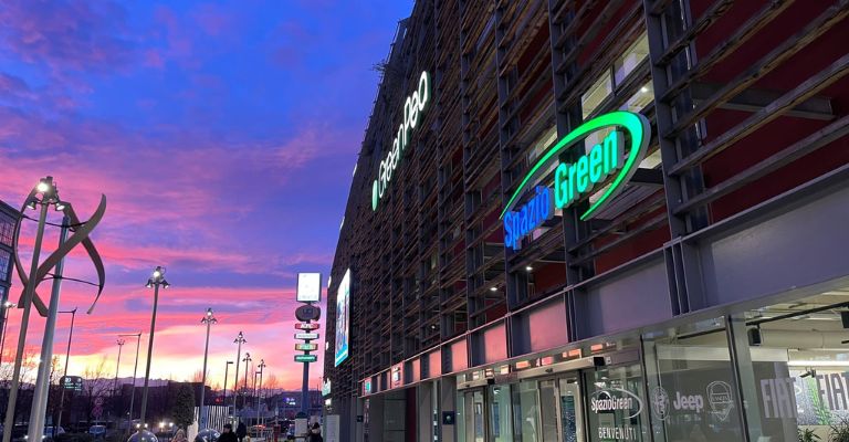 Spazio presenta il nuovo Salone delle auto elettrificate second life presso Green Pea a Torino Sud!